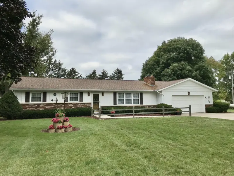 67268 Blue School RD, Constantine, MI 49042