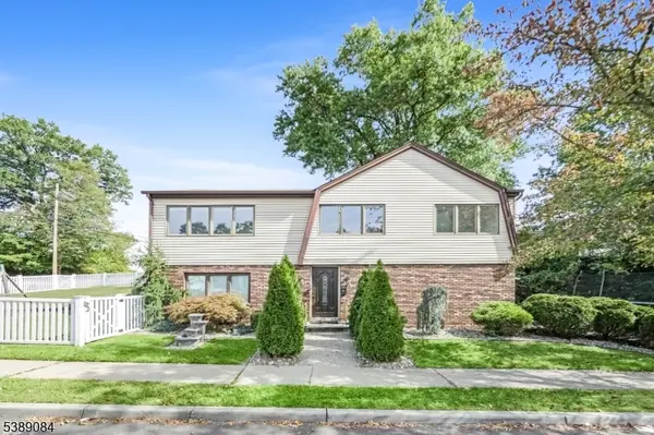 37 Hazelview Ave, Clifton City, NJ 07011