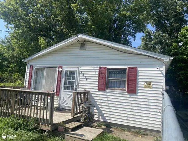 1278 Knickerbocker, Beecher T-wi, MI 48505