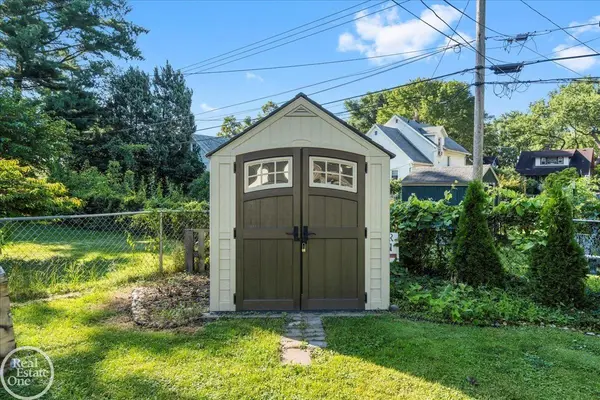 Mount Clemens, MI 48043,43 Canfield