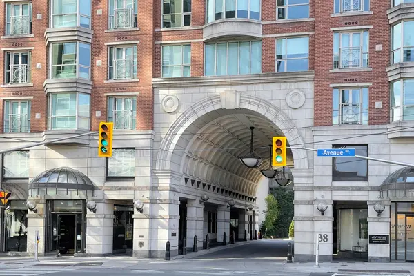 38 Avenue RD #1201, Toronto C02, ON M5R 2G2