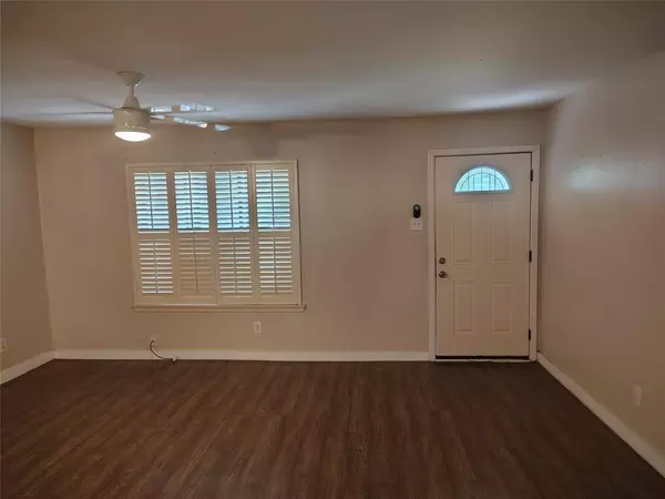 Dallas, TX 75240,13849 Leinsper Green Street