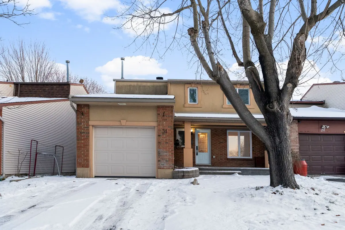 Barrhaven, ON K2J 1Z9,31 Exeter DR