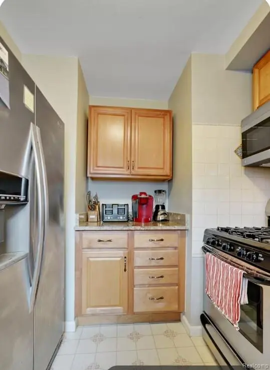 1460 E Chesterfield ST E, Ferndale, MI 48220