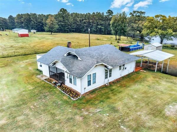 41 County Road 4211,  Simms,  TX 75574