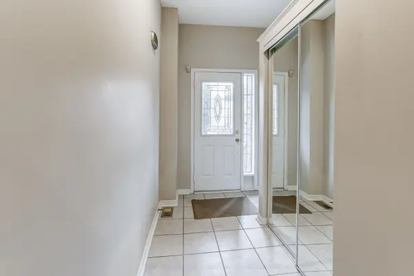 Mississauga, ON L5K 1V9,2385 Fifth Line W #12