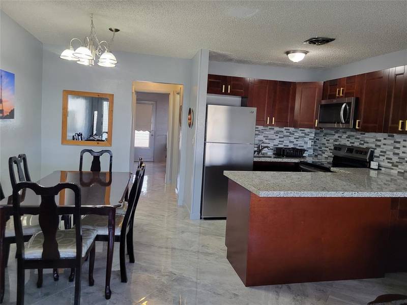 800 SW 11th Ave #17, Hallandale Beach, FL 33009