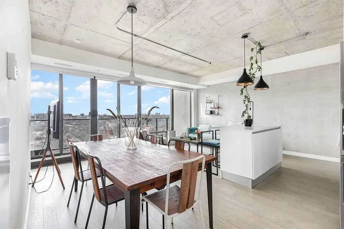 Toronto C01, ON M5V 0M9,111 Bathurst ST #1505