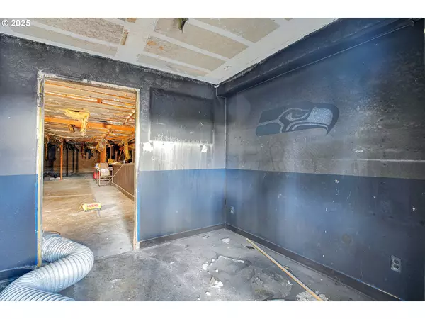 Longview, WA 98632,360 OREGON WAY