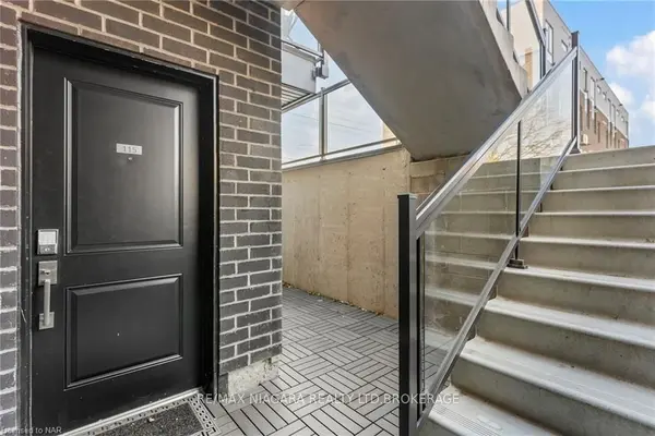 Niagara Falls, ON L2G 0Z7,6065 Mcleod RD #115