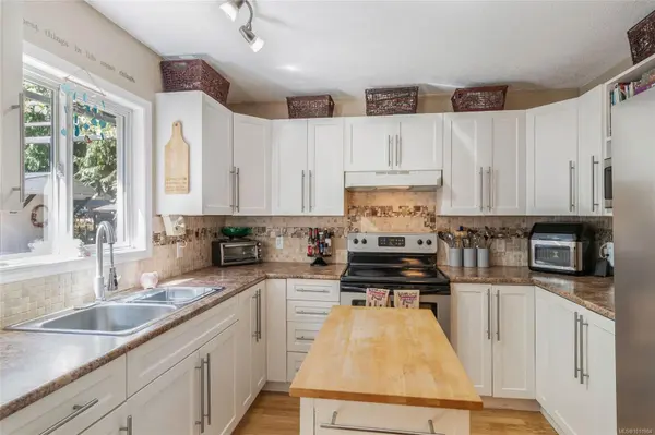 Bowser, BC V0R 1G0,5090 Gainsberg Rd