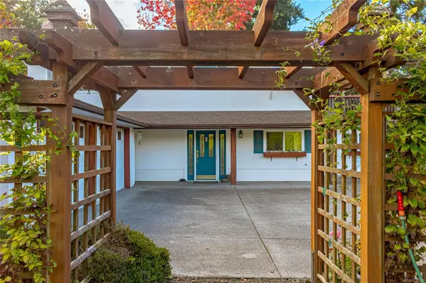 Central Saanich, BC V8M 1G1,6989 Wallace Dr