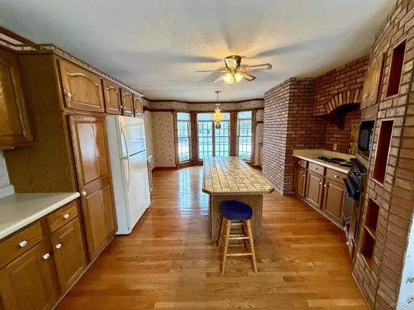 Saginaw, MI 48638,530 Plantation DR