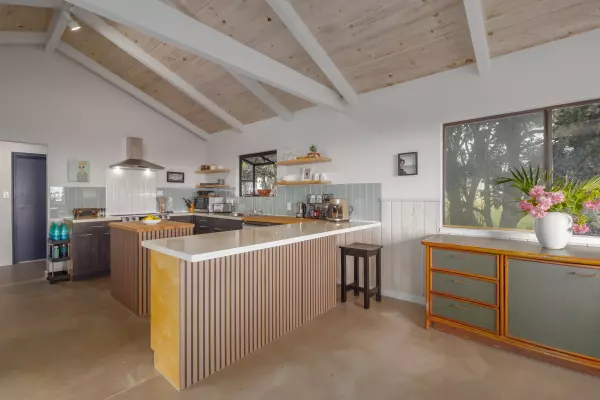 Naalehu, HI 96772,94-5761 AWA PAE LOOP