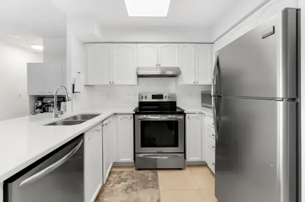 Mississauga, ON L5M 6Z9,2545 Erin Centre BLVD #1611