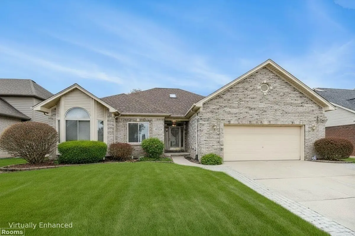 47173 Woodberry Estates DR, Macomb Twp, MI 48044
