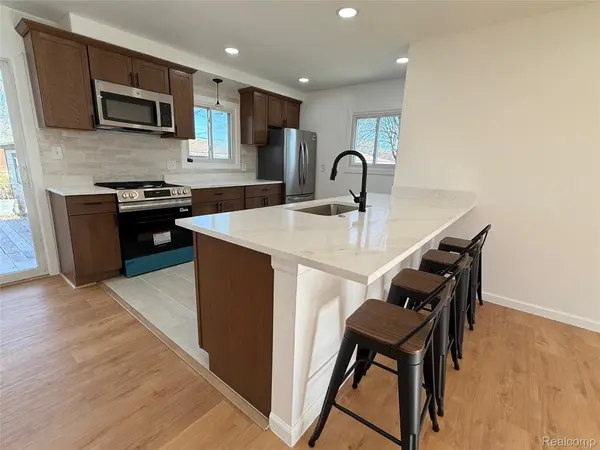 Westland, MI 48186,32742 Avondale ST