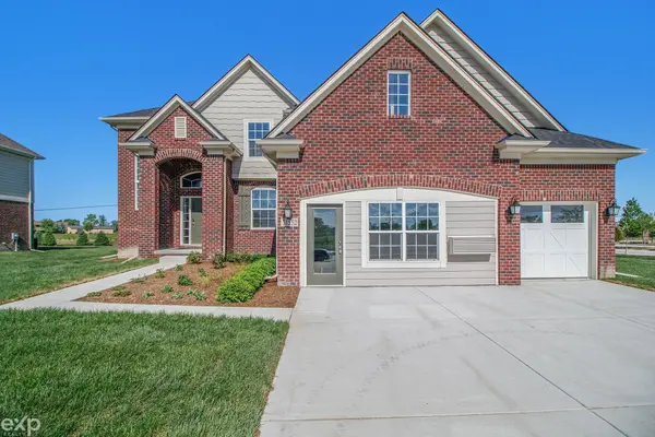 26520 N Creek View DR, Chesterfield Twp, MI 48051