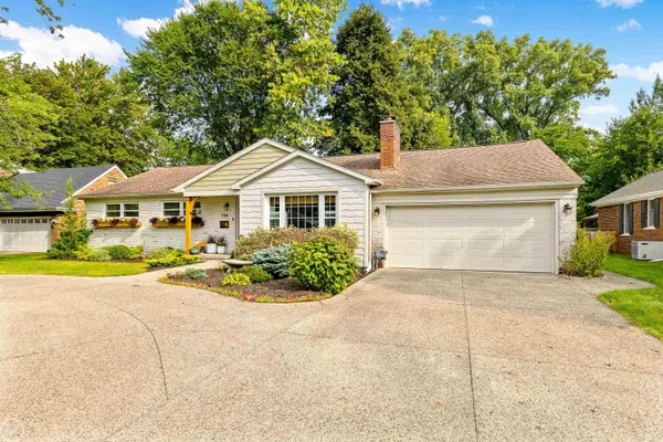 Grosse Pointe Woods, MI 48236,724 Shoreham