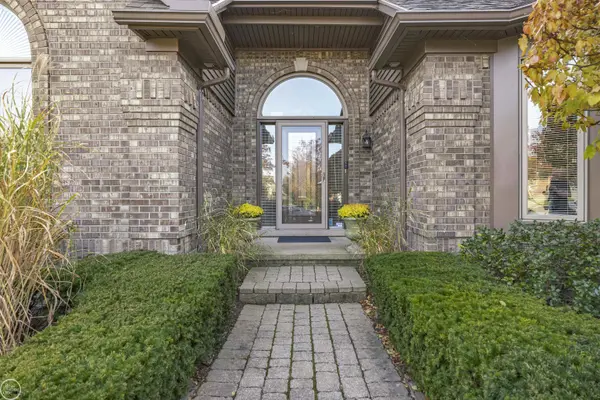 Macomb Twp, MI 48044,21220 Briar Rose DR