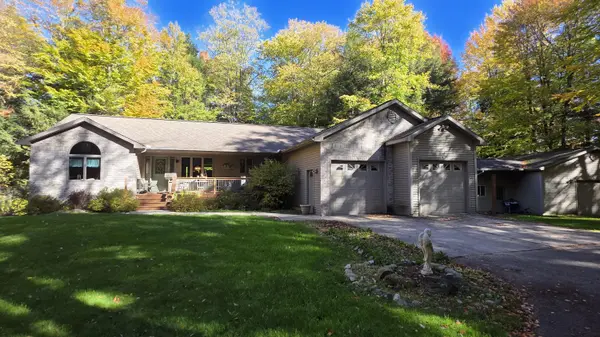 8632 W Blanchard RD, Blanchard, MI 49310