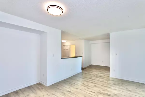 Toronto C07, ON M2N 7H2,7 Lorraine DR #1116