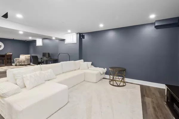 Brampton, ON L6R 4B5,1 Overlea DR