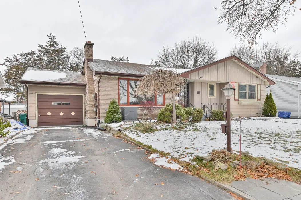 Belleville, ON K8P 2M6,14 Harris CRES