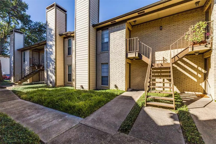 10650 Steppington Drive #124, Dallas, TX 75230