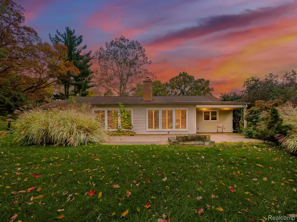 Bloomfield Hills, MI 48302,1656 Keller LN