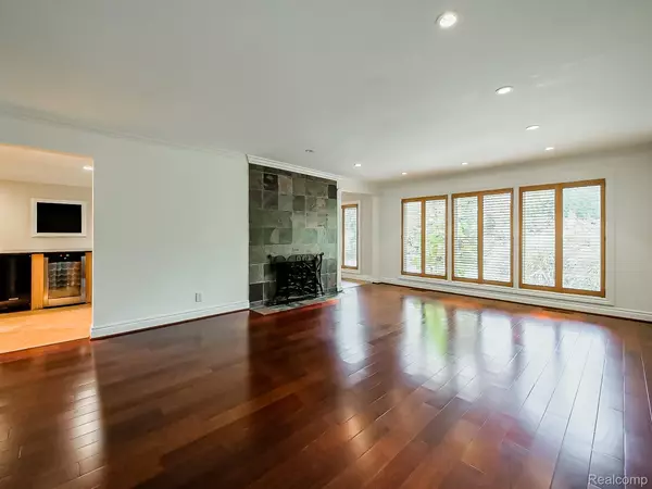 Bloomfield Hills, MI 48302,1656 Keller LN