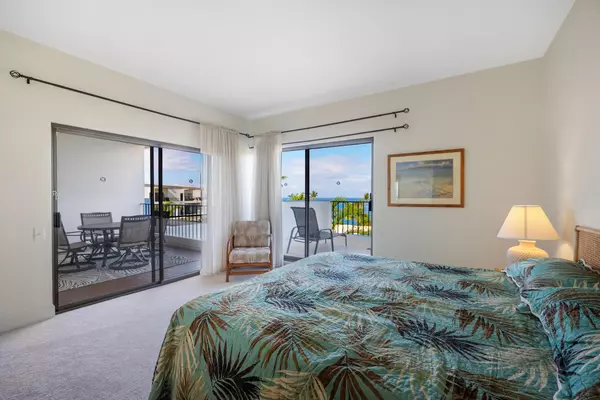 Kailua-kona, HI 96740,75-6040 ALII DRIVE #718