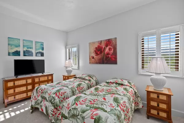 Kailua-kona, HI 96740,75-6040 ALII DRIVE #718