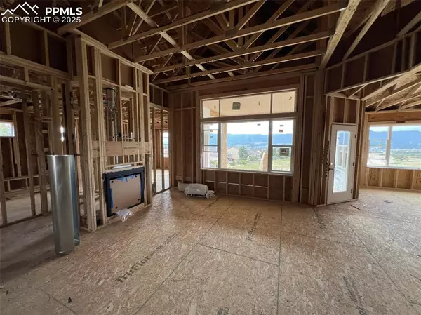 Monument, CO 80132,16212 Cattle Creek CT