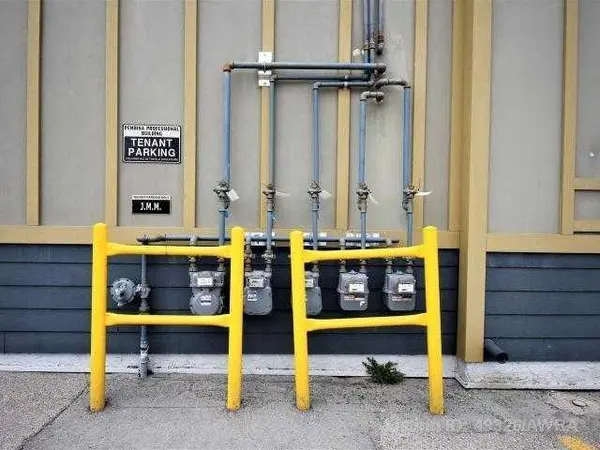 213-219 Pembina AVE, Hinton, AB T7V 2B3