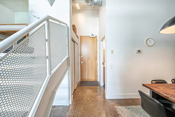 Toronto W04, ON M6B 4M4,1001 Roselawn AVE #318