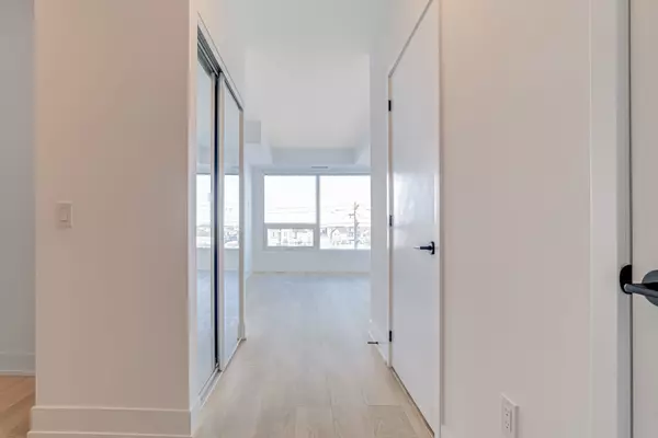 Oakville, ON L6M 5P6,2450 Old Bronte RD #406