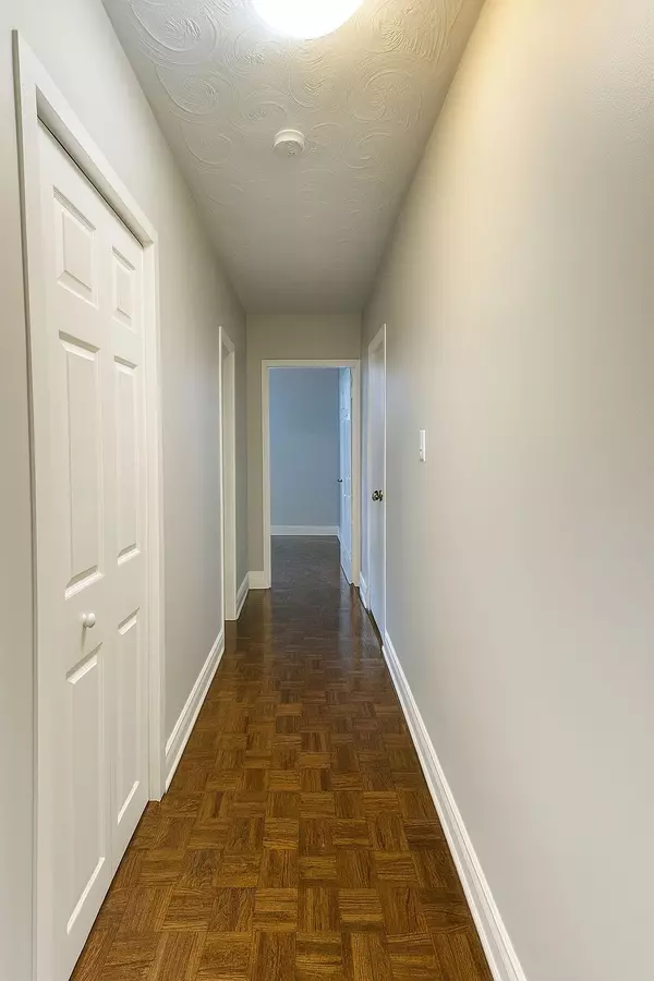 Toronto W03, ON M6N 4C3,890 Jane ST #701