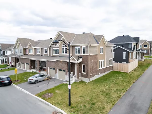 Barrhaven, ON K2J 6X5,400 Epoch ST