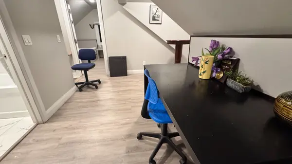 Niagara Falls, ON L2G 3X6,5745 Stanley AVE #Side upper