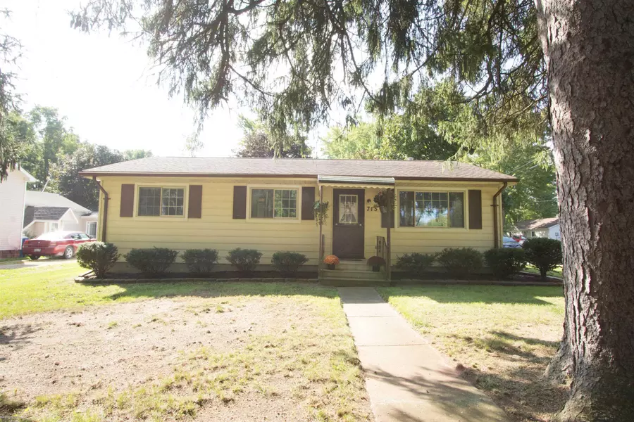 715 Saint Clair, Almont, MI 48003