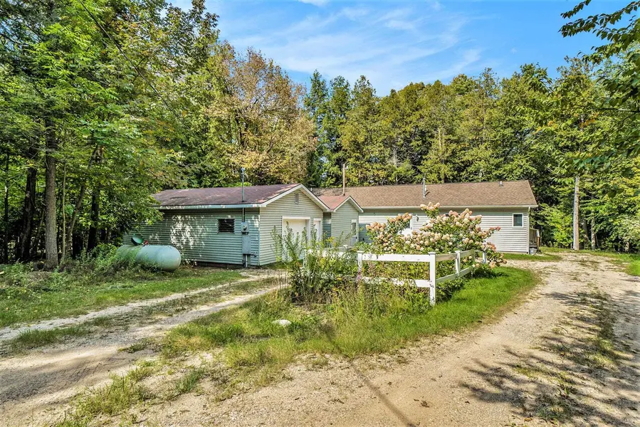 14516 Deer, Beulah, MI 49617