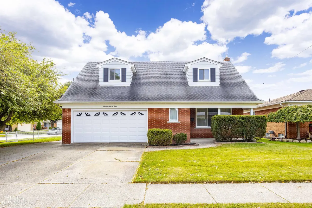 Saint Clair Shores, MI 48081,21124 Bayside