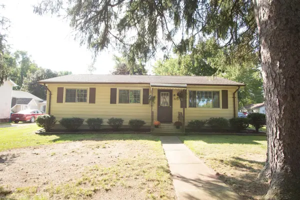 Almont, MI 48003,715 Saint Clair