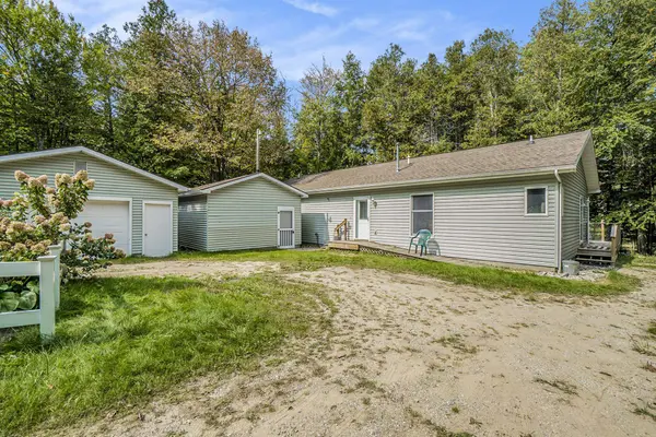 Beulah, MI 49617,14516 Deer