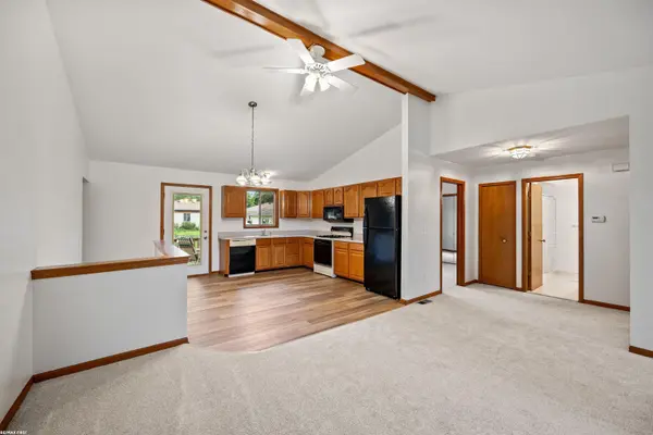 Warren, MI 48089,25768 Crimson