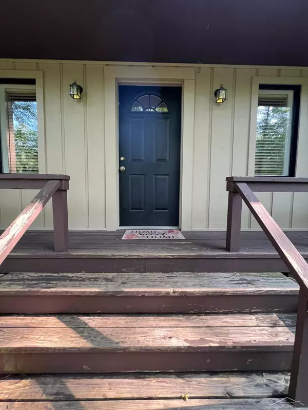 Sanford, MI 48657,634 W Donald Street