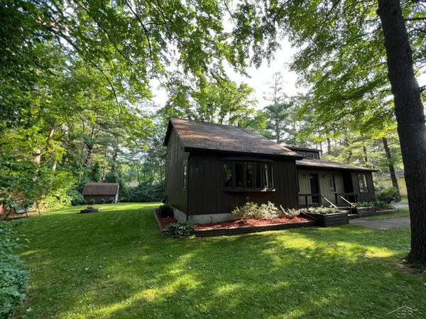 Sanford, MI 48657,634 W Donald Street