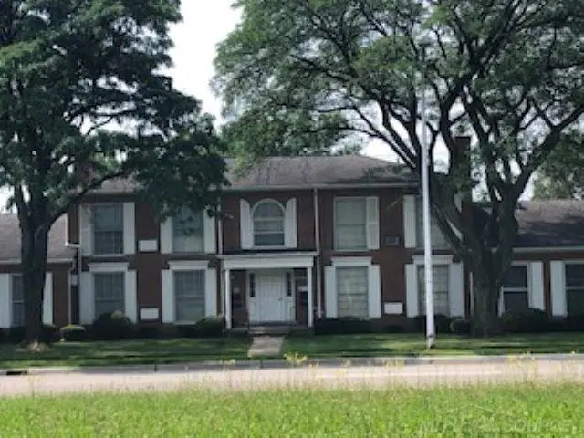 Harper Woods, MI 48225,20240 Vernier