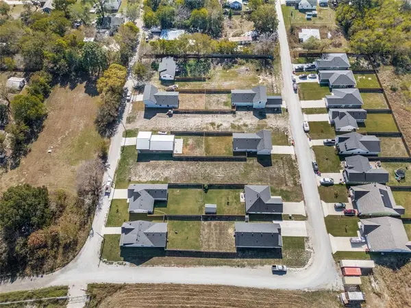 Randolph, TX 75475,310 N Helton Street